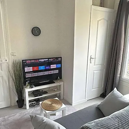 Cosy - 15 Min From Paris *